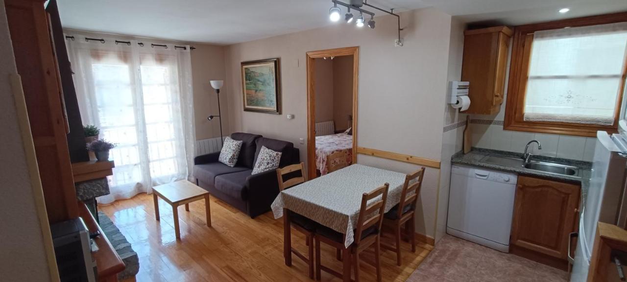 Apartamento El Refugio De Sara Benasque Exteriör bild