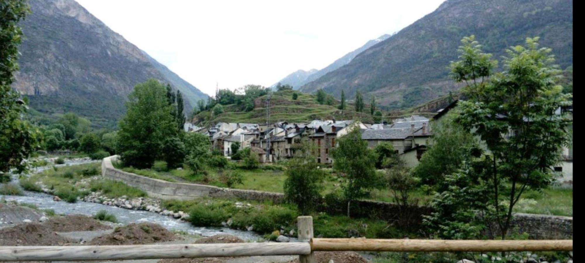 Apartamento El Refugio De Sara Benasque Exteriör bild