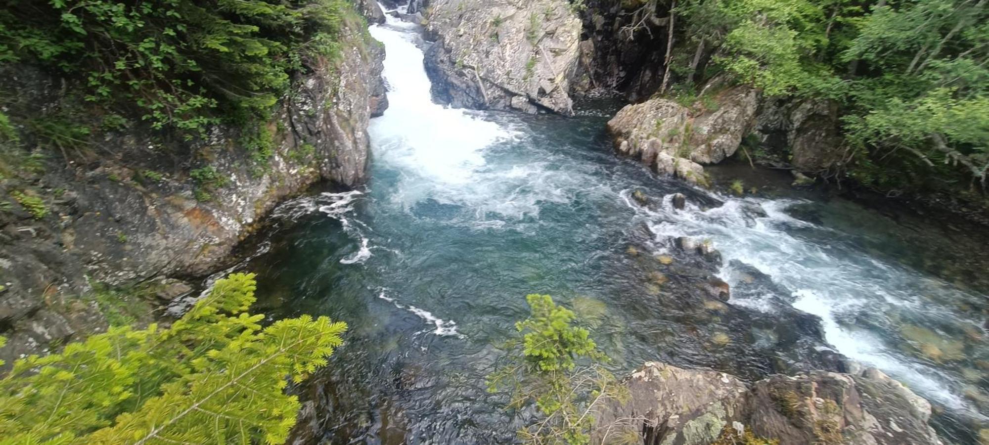Apartamento El Refugio De Sara Benasque Exteriör bild
