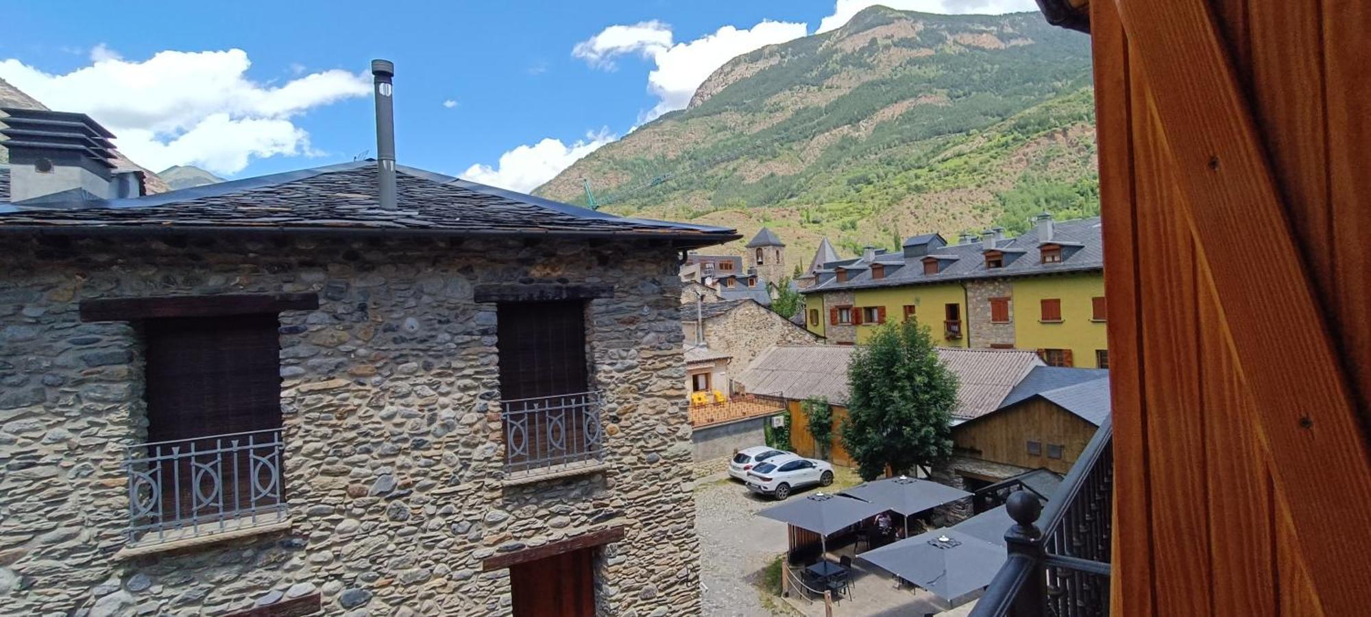 Apartamento El Refugio De Sara Benasque Exteriör bild